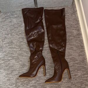Very cool heel brown vegan leather thigh high boots size 7.5 BRAND NEW